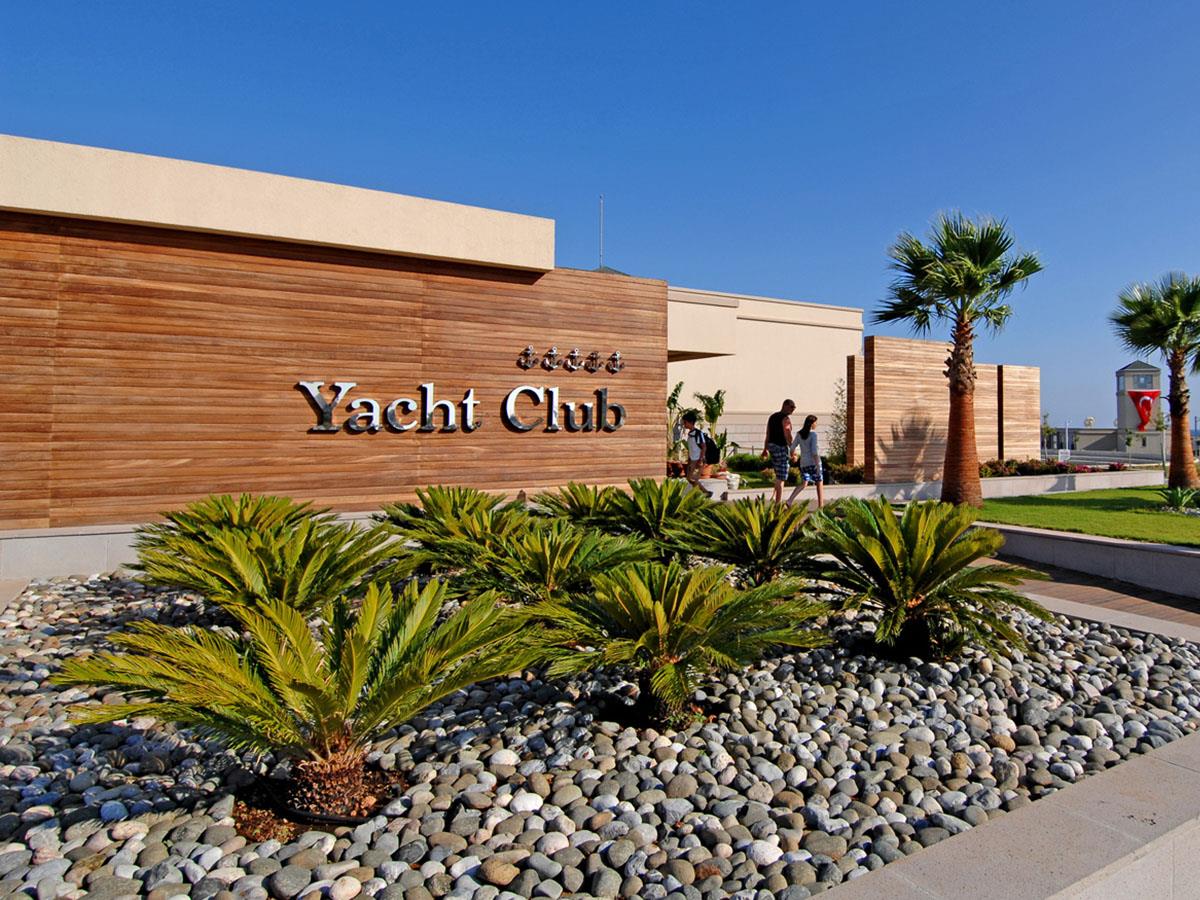 Yacth Club & Beach Club